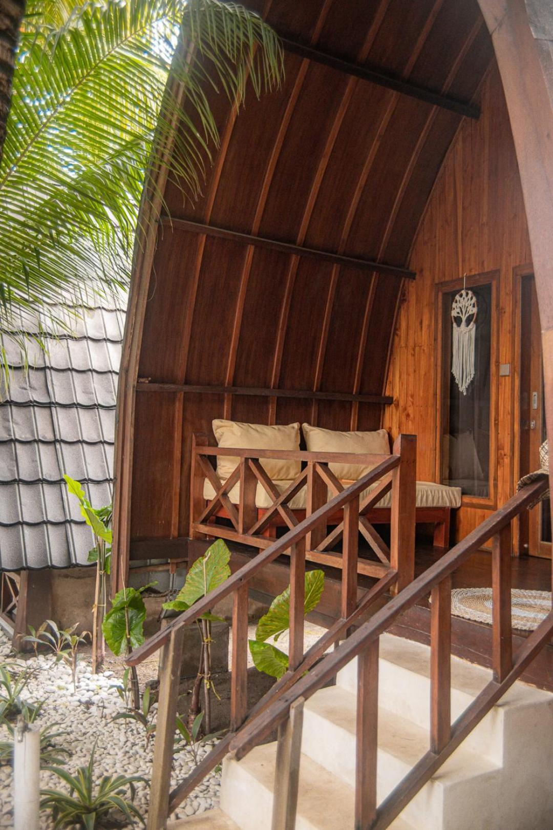 Hakuna Matata Resort Gili Air Exterior photo